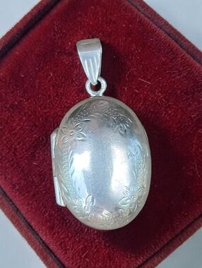 Vintage Sterling Silver Locket Pendant